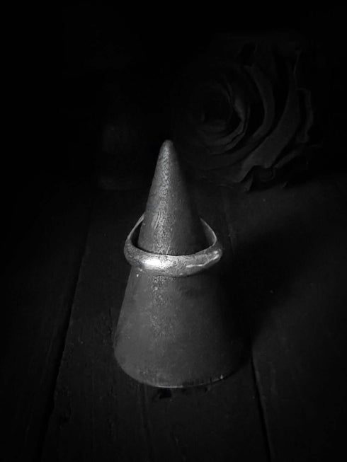 Broken Round Signet Ring